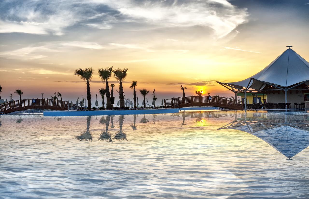 Aquasis De Luxe Resort & Spa Didim Bagian luar foto